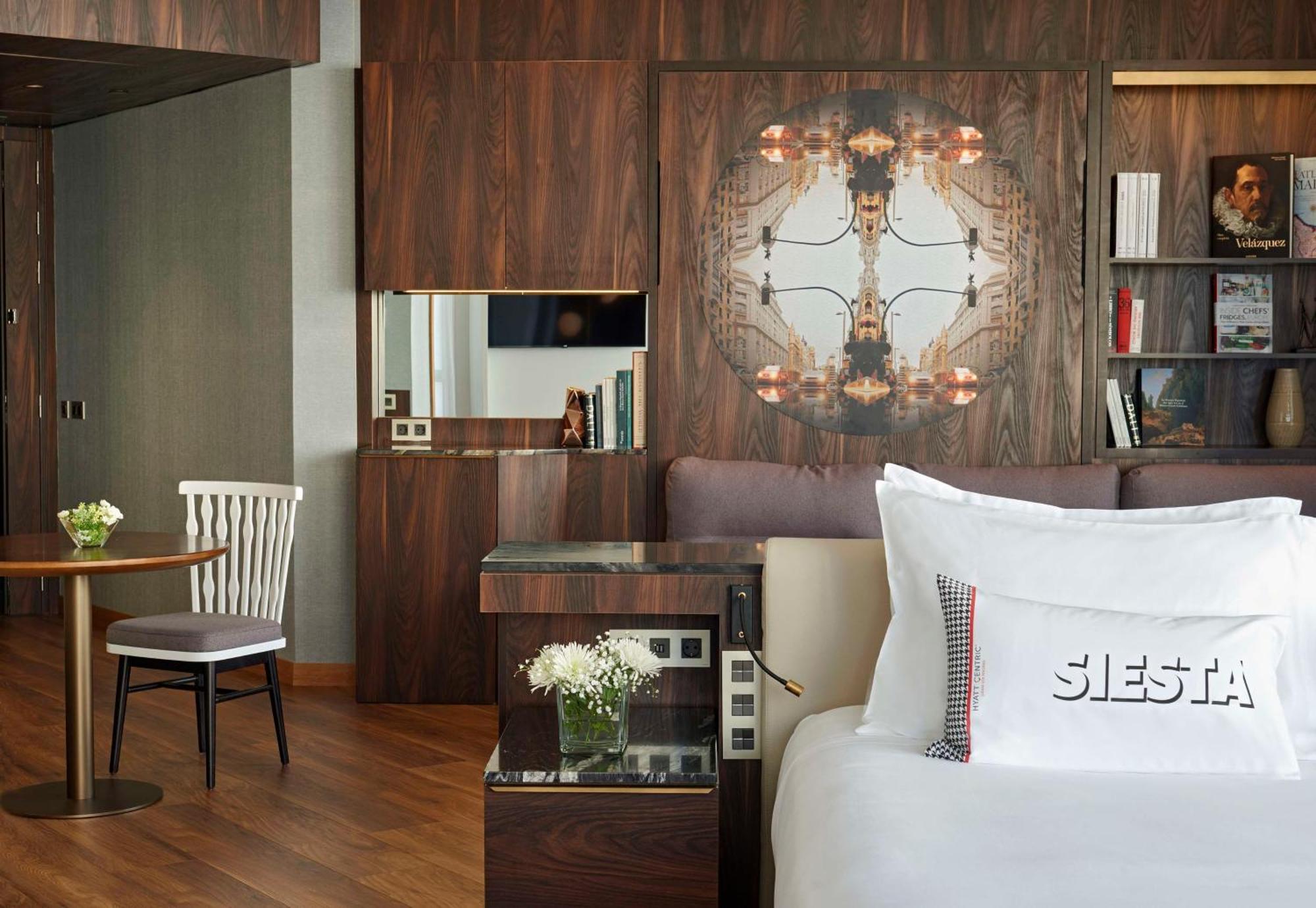 Hotel Hyatt Centric Gran Via Madrid Esterno foto